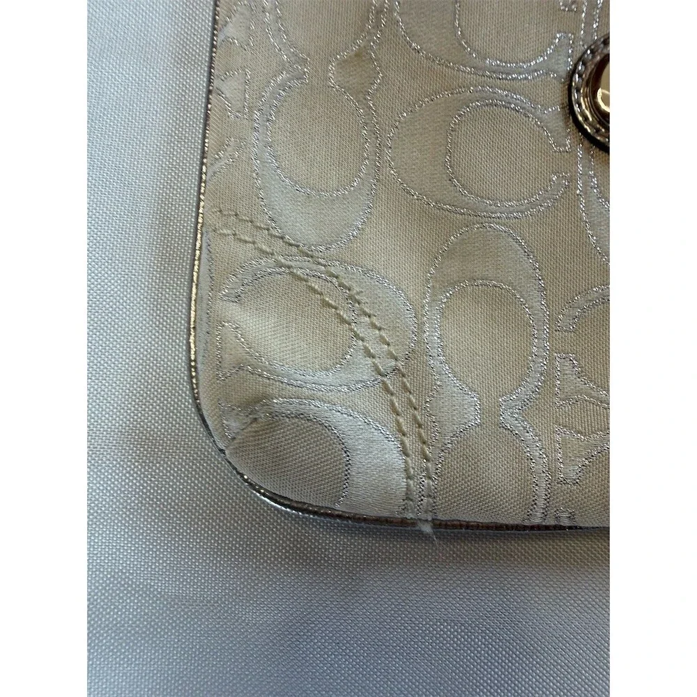 Coach Signature C Wristlet Clutch Cream Khaki Silver Small Zip Pouch Strap
